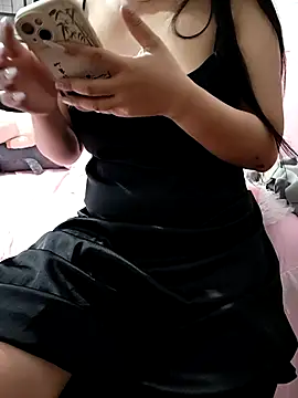 Yui-Linh online show from October 16, 2025, 2:12 am