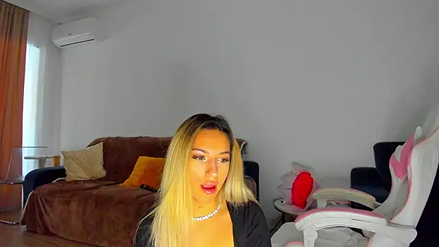 Anya Belle online show from January 11, 2026, 7:02 am