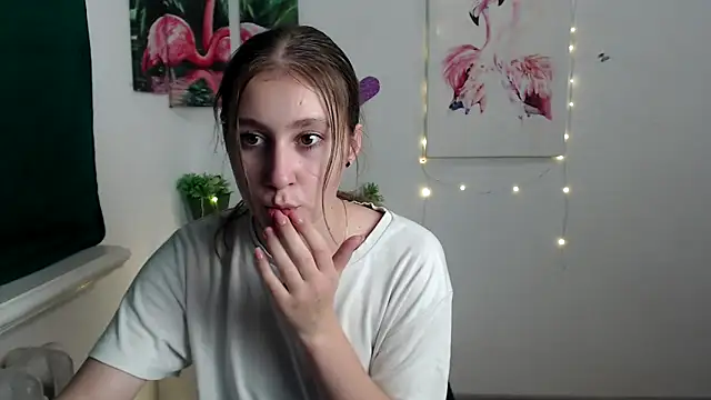 Snapshot of Milka_kamila chatting on October 9, 2025, 12:58 pm Milka kamila online show from October 9, 2025, 12:58 pm