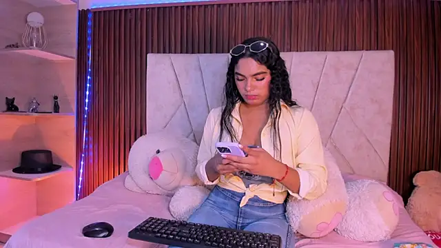 Snapshot of Catalleya_flower chatting on June 12, 2026, 8:19 pm Catalleya flower online show from June 12, 2026, 8:19 pm