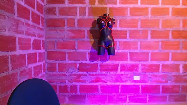 Moira-Hot online show from March 3, 2026, 10:48 pm