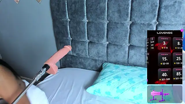 lau-hot online show from October 17, 2025, 8:33 pm