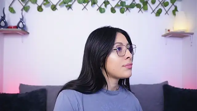 SophiieCumsx online show from January 19, 2026, 4:05 am