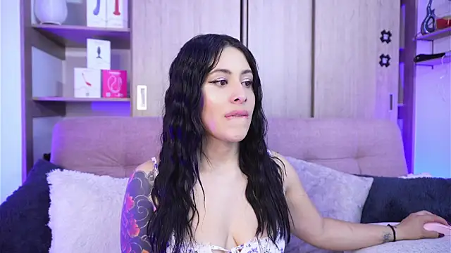 SophiieCumsx online show from April 3, 2026, 2:53 am