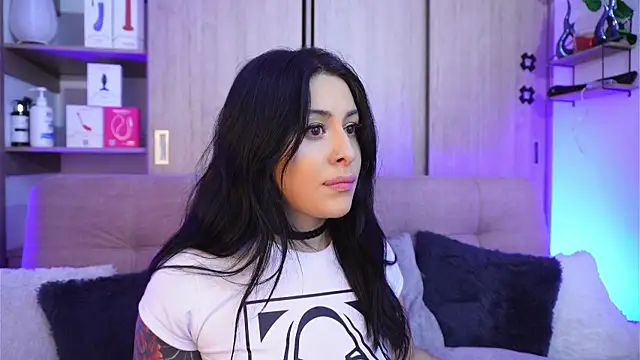 SophiieCumsx online show from April 8, 2026, 4:23 am