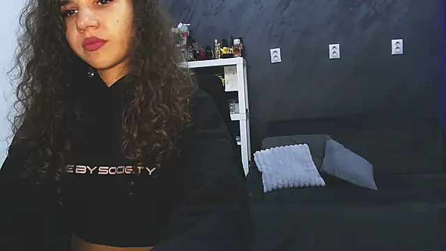 Snapshot of bigbuttjeny chatting on September 20, 2025, 10:33 pm bigbuttjeny online show from September 20, 2025, 10:33 pm