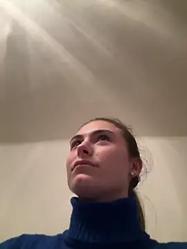 SophiiaStarr online show from April 10, 2026, 7:07 pm