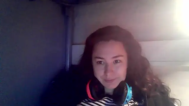 Emparia online show from November 2, 2025, 10:45 pm