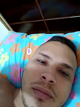 Alexboy022025 online show from October 5, 2025, 9:13 pm