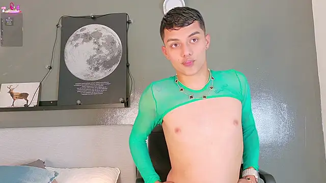 AAronBaker  online show from October 1, 2025, 7:31 pm