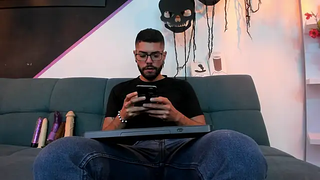 DanteWinter online show from October 14, 2025, 3:07 am