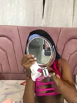 MarianRosse online show from November 5, 2025, 9:04 pm