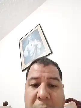 latinblack16 online show from November 10, 2025, 2:21 am