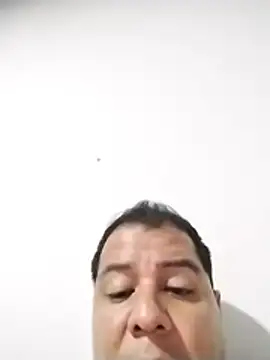 latinblack16 online show from December 1, 2025, 4:17 am