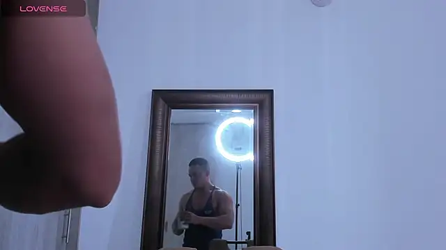 KingLevi01 online show from October 19, 2025, 5:57 pm