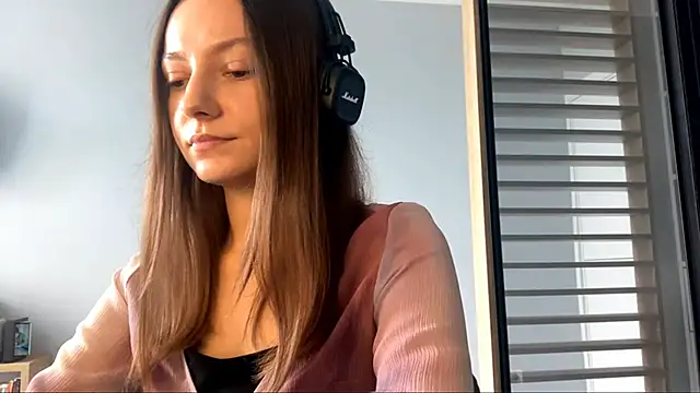 Snapshot of SoulHiperAgne_ chatting on September 16, 2025, 9:10 am SoulHiperAgne  online show from September 16, 2025, 9:10 am
