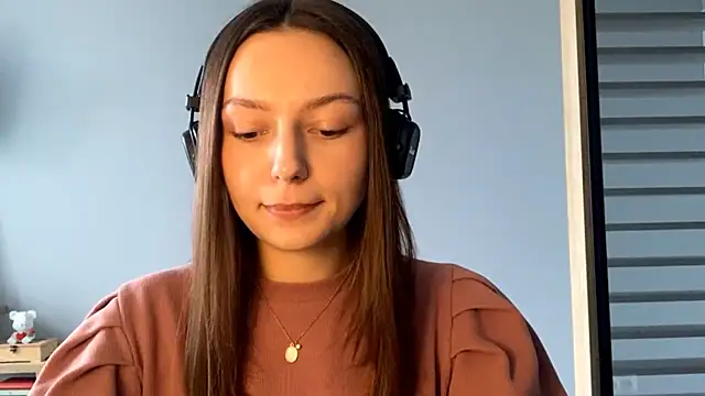 Snapshot of SoulHiperAgne_ chatting on October 3, 2025, 12:13 pm SoulHiperAgne  online show from October 3, 2025, 12:13 pm
