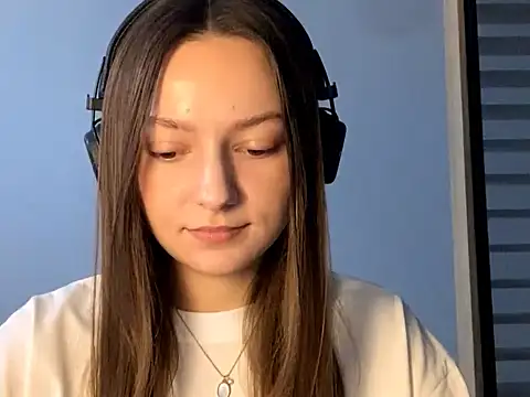Snapshot of SoulHiperAgne_ chatting on October 5, 2025, 7:17 am SoulHiperAgne  online show from October 5, 2025, 7:17 am