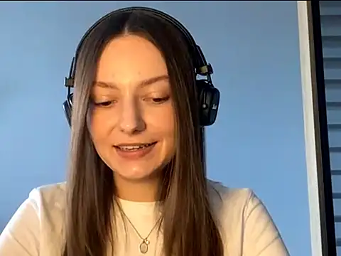 Snapshot of SoulHiperAgne_ chatting on October 6, 2025, 1:08 pm SoulHiperAgne  online show from October 6, 2025, 1:08 pm