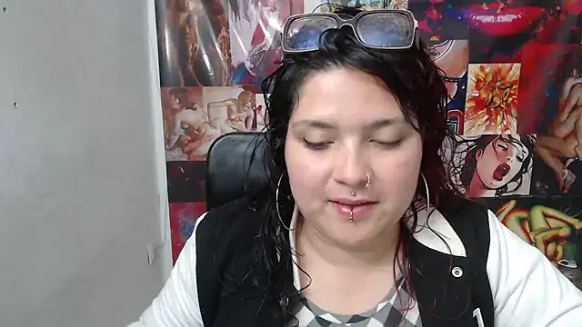 Curvy-Queen online show from October 11, 2025, 9:57 pm