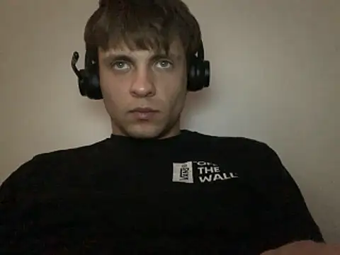 Kit Kat01 online show from November 8, 2025, 1:33 pm