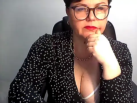 EllaLove2277 online show from February 5, 2026, 6:51 am