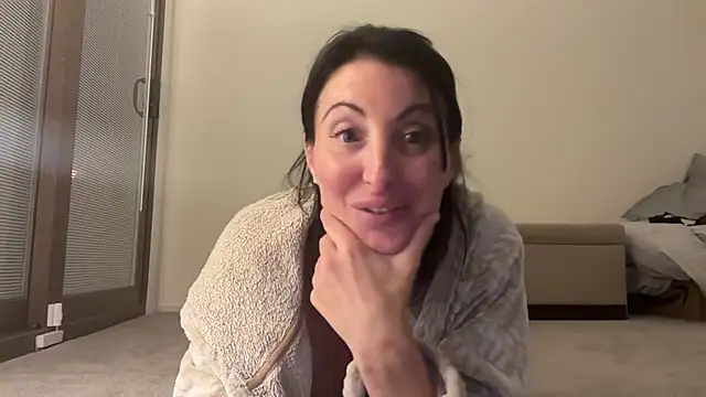 Snapshot of NurseStephania chatting on October 26, 2025, 5:46 am NurseStephania online show from October 26, 2025, 5:46 am