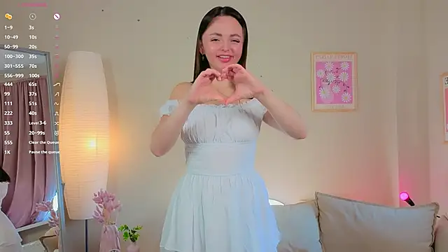 OliviaKis  online show from September 26, 2025, 7:23 am