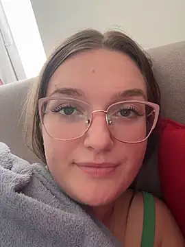 Bellatrisssaa online show from September 10, 2025, 8:25 am