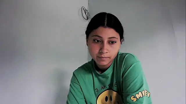 luna1964 online show from November 18, 2025, 8:13 pm