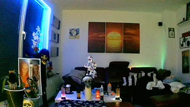 hellgirl1980 online show from November 5, 2025, 10:54 pm