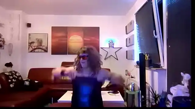 hellgirl1980 online show from April 22, 2026, 2:03 am
