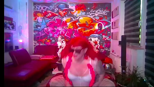 hellgirl1980 online show from June 12, 2026, 4:00 am