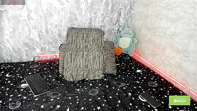 alex cumfit1 online show from September 14, 2025, 11:42 am