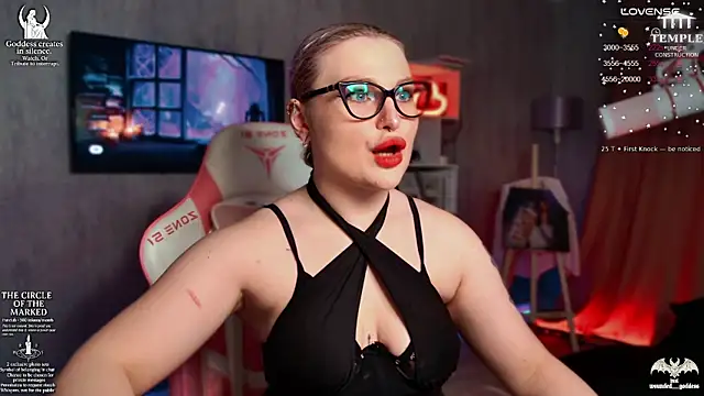 Wounded Goddess  online show from December 2, 2025, 3:18 pm