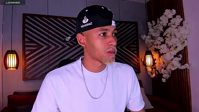 B Wild online show from November 13, 2025, 3:16 am