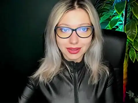 loveHeidi online show from September 15, 2025, 4:23 am