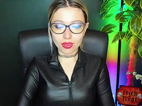 loveHeidi online show from November 4, 2025, 5:28 am