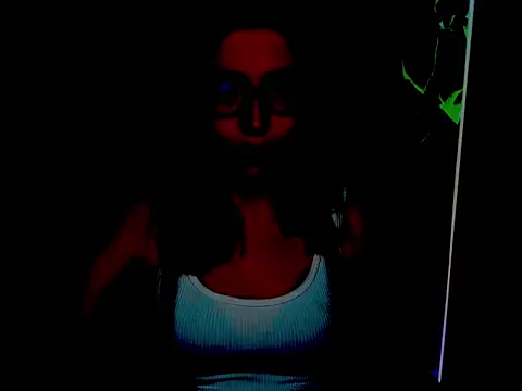 Snapshot of loveHeidi chatting on June 10, 2026, 4:34 am loveHeidi online show from June 10, 2026, 4:34 am