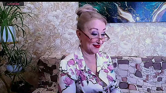  Sara  Smith  online show from March 3, 2026, 10:43 am