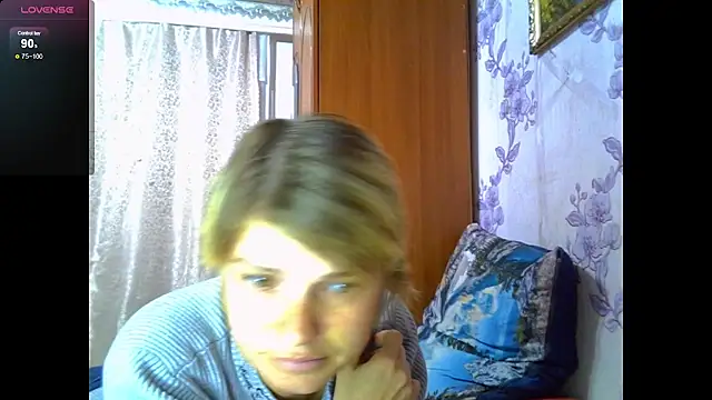 Snapshot of SaraSnow_ chatting on October 16, 2025, 7:26 pm SaraSnow online show from October 16, 2025, 7:26 pm