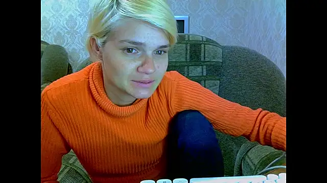 SaraSnow  online show from November 25, 2025, 8:09 pm