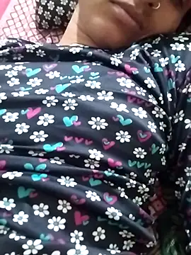 KIRTI12 HOT online show from September 25, 2025, 3:49 pm