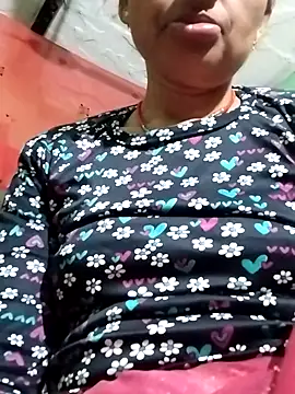 KIRTI12 HOT online show from October 9, 2025, 3:54 pm