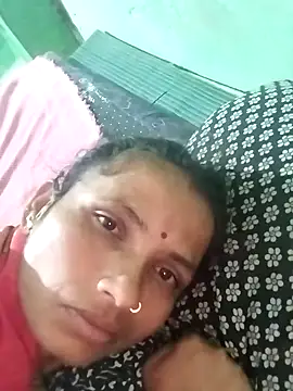 KIRTI12 HOT online show from November 10, 2025, 4:39 pm