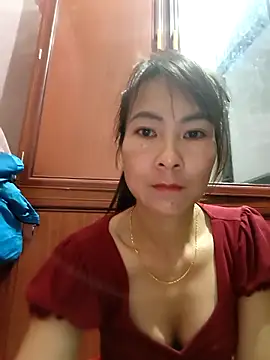 Yumyum kiw online show from December 2, 2025, 10:27 pm