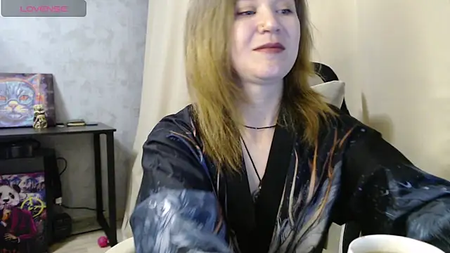 Snapshot of harpermoss chatting on October 3, 2025, 10:18 pm harpermoss online show from October 3, 2025, 10:18 pm