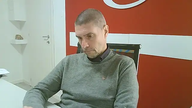 max79ve31 online show from January 12, 2026, 12:21 pm