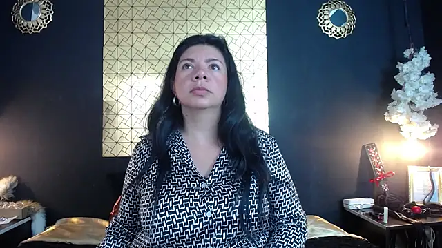 Snapshot of kinky_momm chatting on May 6, 2026, 4:34 pm kinky momm online show from May 6, 2026, 4:34 pm