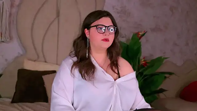 Snapshot of UR_BELLA chatting on September 28, 2025, 10:53 am UR BELLA online show from September 28, 2025, 10:53 am